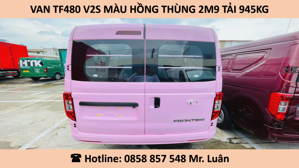 xe van sơn màu hồng
