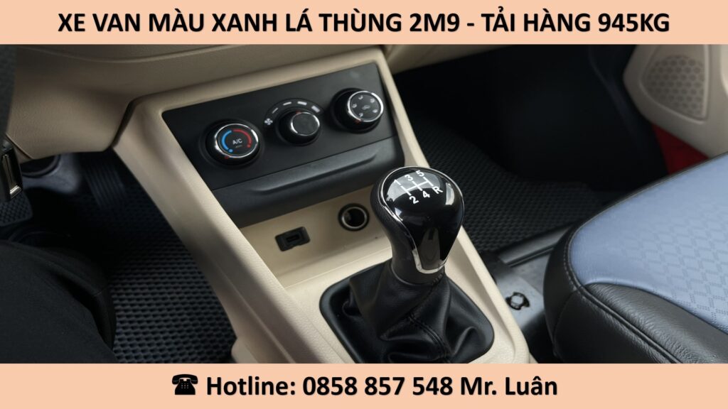 xe van màu xanh lá