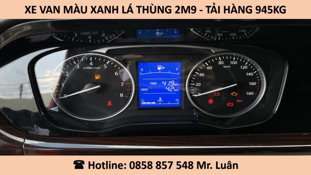 xe van màu xanh lá