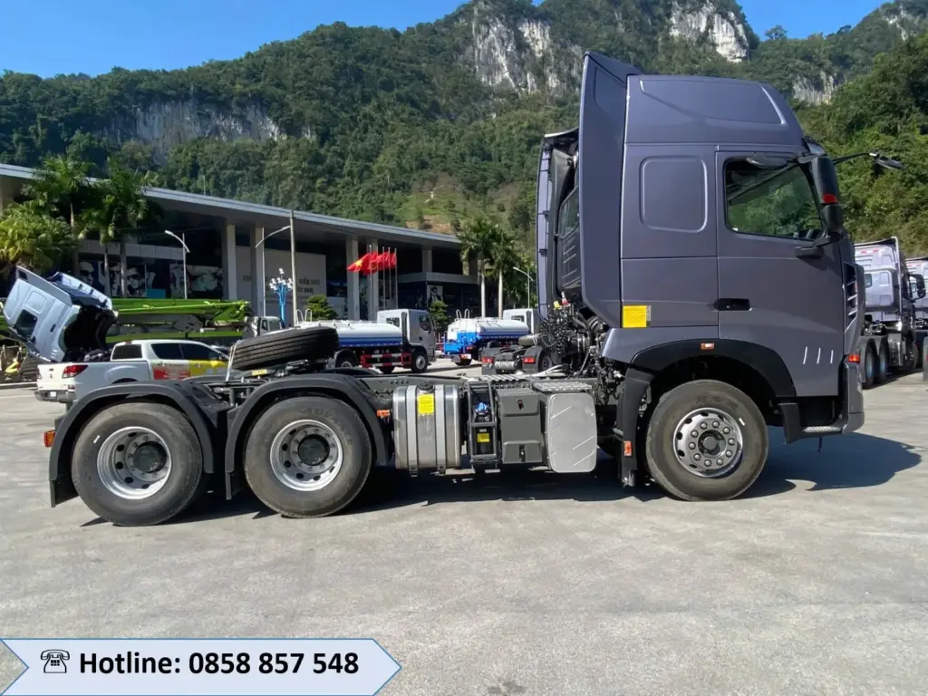 xe đầu kéo howo t7h 440
